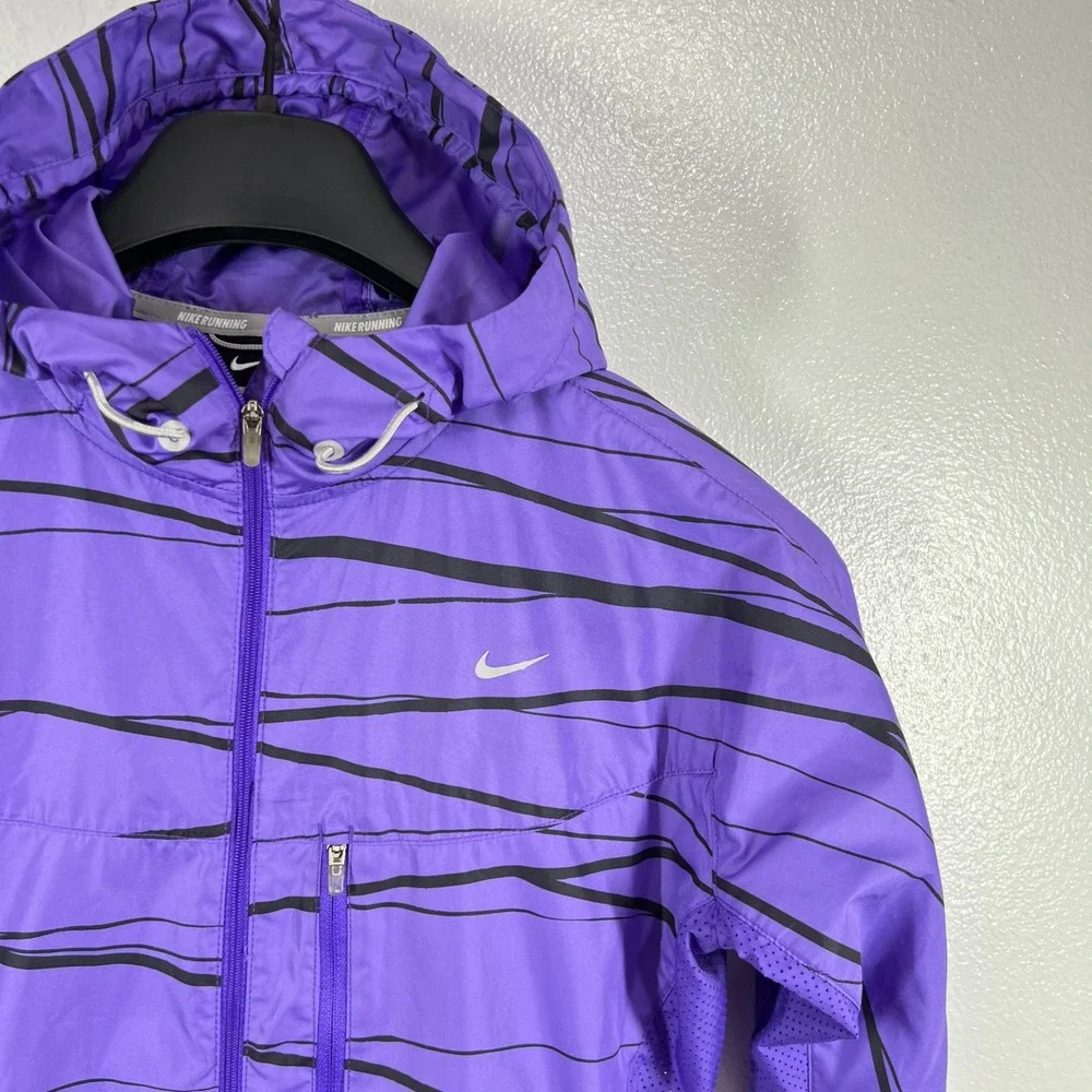 Nike color purple